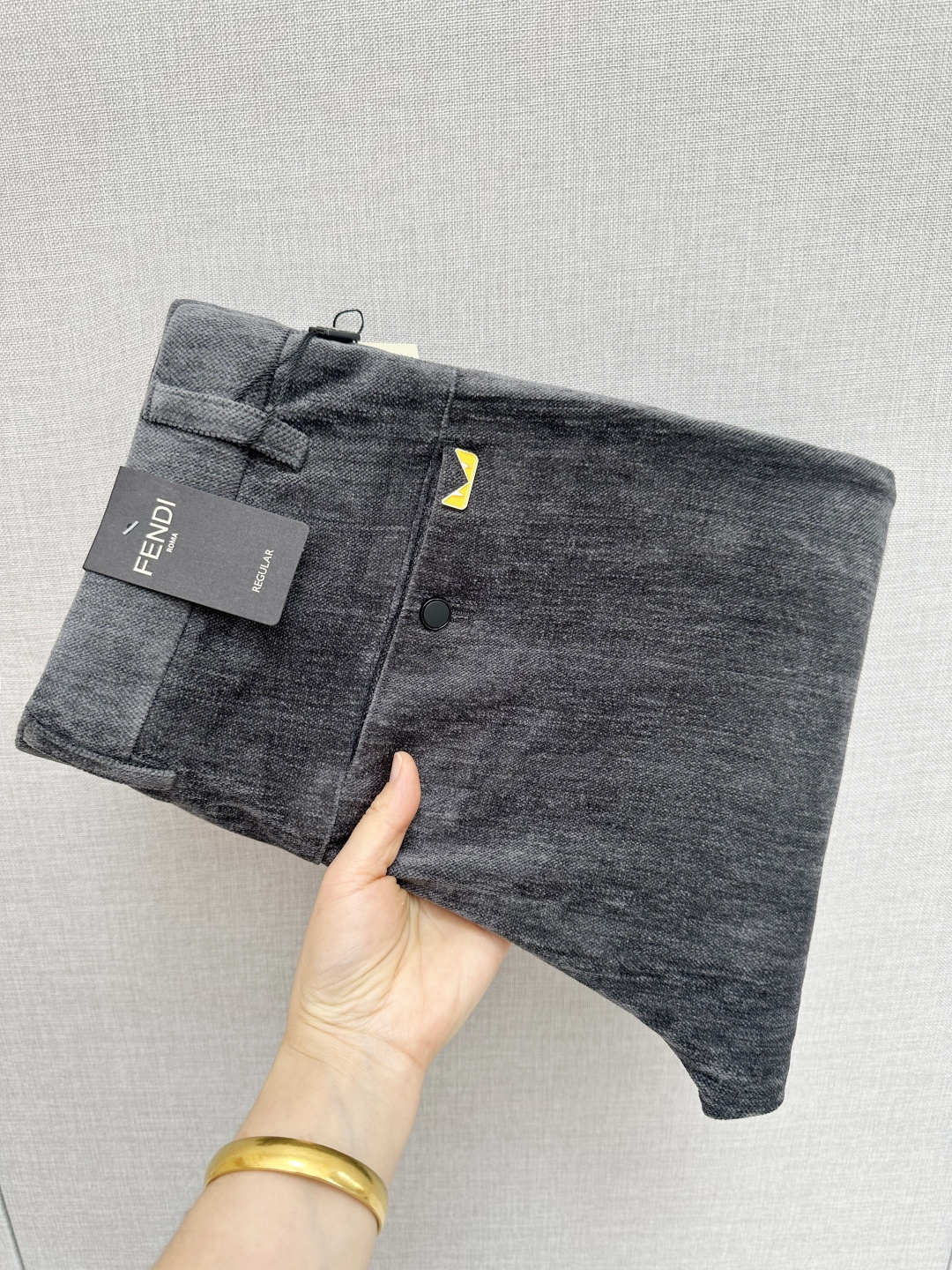 NO:629659,FD 2025 latest trade order corduroy casual pants!  Full condition!  !  Customized exclusive corduroy fabric tailoring!  The upper body is comfortable and breathable, not stiff, and has a rich three-dimensional feel overall. It is a quality export order that meets the simple needs of commuters. The upper body effect is very good, slimming, and not picky about the figure. The fabric workmanship... is impeccable. Only good craftsmanship and good fabrics can make you wear a good taste. It is a must-have item for everyone!  Size M-3XL,,alexander wang19860909FD 2025最新贸易订单灯芯绒休闲裤！全品相！！定制专属灯芯绒面料剪裁！上身舒适透气,不僵硬,整体有着丰富的立体感,品质出口订单,满足通勤人们对于着装的简约需求,上身效果很好,显瘦,不挑剔身材.面料做工....无可挑剔,好工艺好面料才能穿出好品味一款,人手必备单品！尺码M-3XL,,alexander wang,Men's clothing