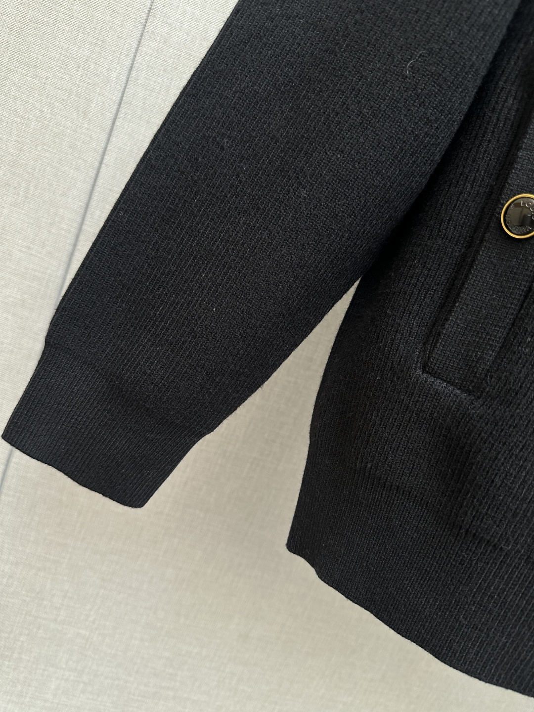 Louis Vuitton Embroidered Wool Sweater - Classic & Comfortable 7 cmp i1764846709635 1148 0 5