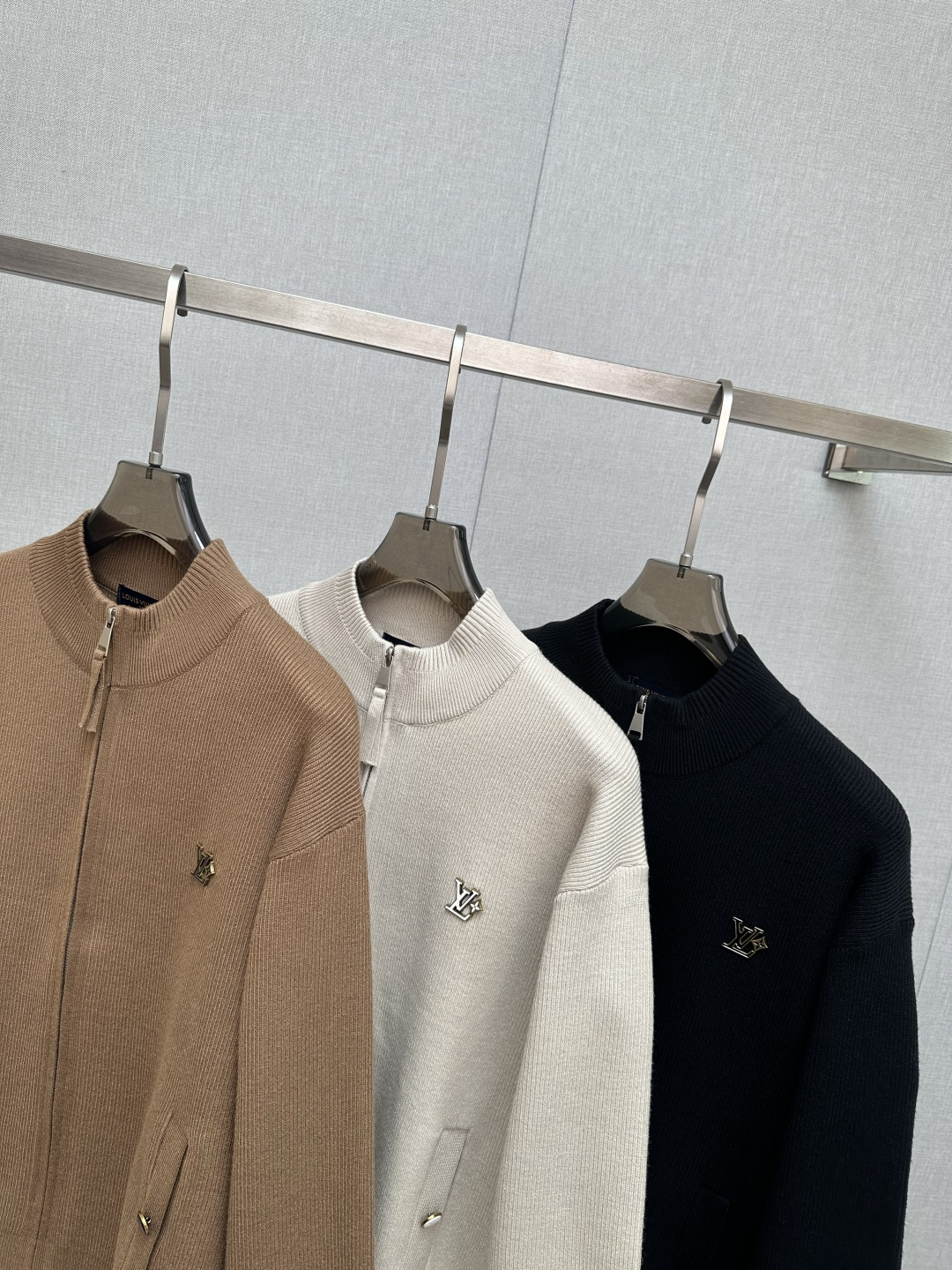 Louis Vuitton Embroidered Wool Sweater - Classic & Comfortable 8 cmp i1764846710152 4785 0 6