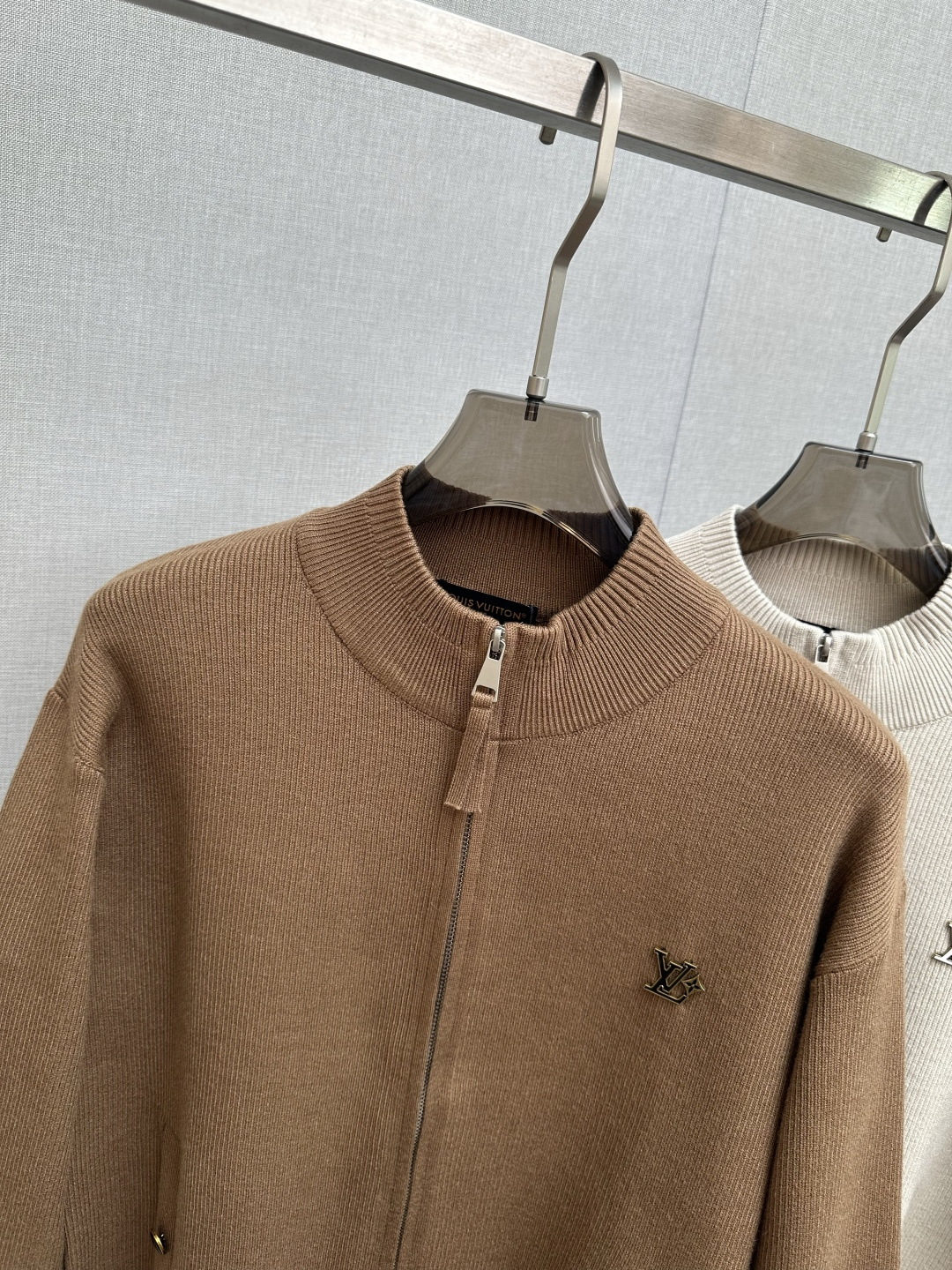 Louis Vuitton Wool Sweater with Embroidered Logo - Classic & Comfortable 3 cmp i1764846732921 871 0 1