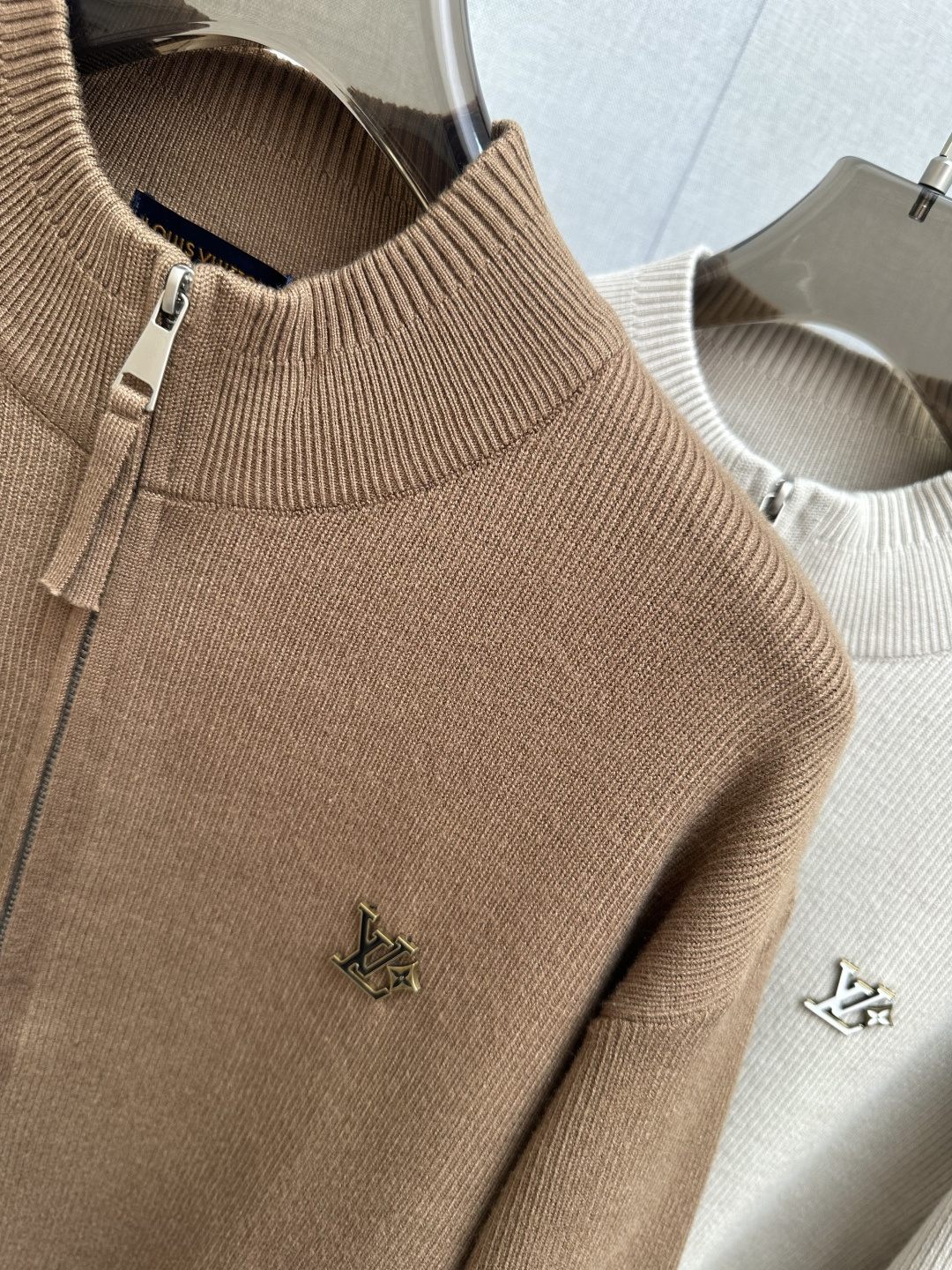 Louis Vuitton Wool Sweater with Embroidered Logo - Classic & Comfortable 5 cmp i1764846734069 4214 0 3