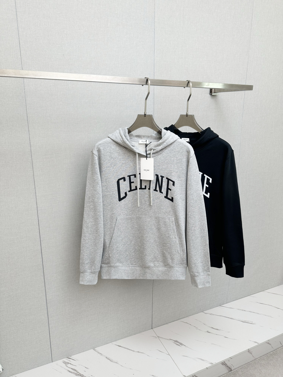 NO:655793,Selin ss new autumn and winter long-sleeved sweatshirt, classic logo design, versatile style, simultaneous sale on the official website. Customized fabric, soft and delicate, highly skin-friendly, perfectly interpreting the brand's fashion trend!  A man's wardrobe is indispensable for the basics. It is a low-key design and a must-have item. Dear friends, hurry up and get it!  Size M-2XL,,hoodie,sweatshirts,alexander wang19860909塞林 ss秋冬新品 长袖卫衣,经典Logo设计,百搭款 官网同步发售 定制面料,柔软细腻,亲肤感极高,完美诠释出品牌的时尚潮流！男人的衣柜都少不了基础 是低调的设计 必备款,亲们赶紧入手！码数M-2XL,,hoodie,sweatshirts,alexander wang,Men's clothing