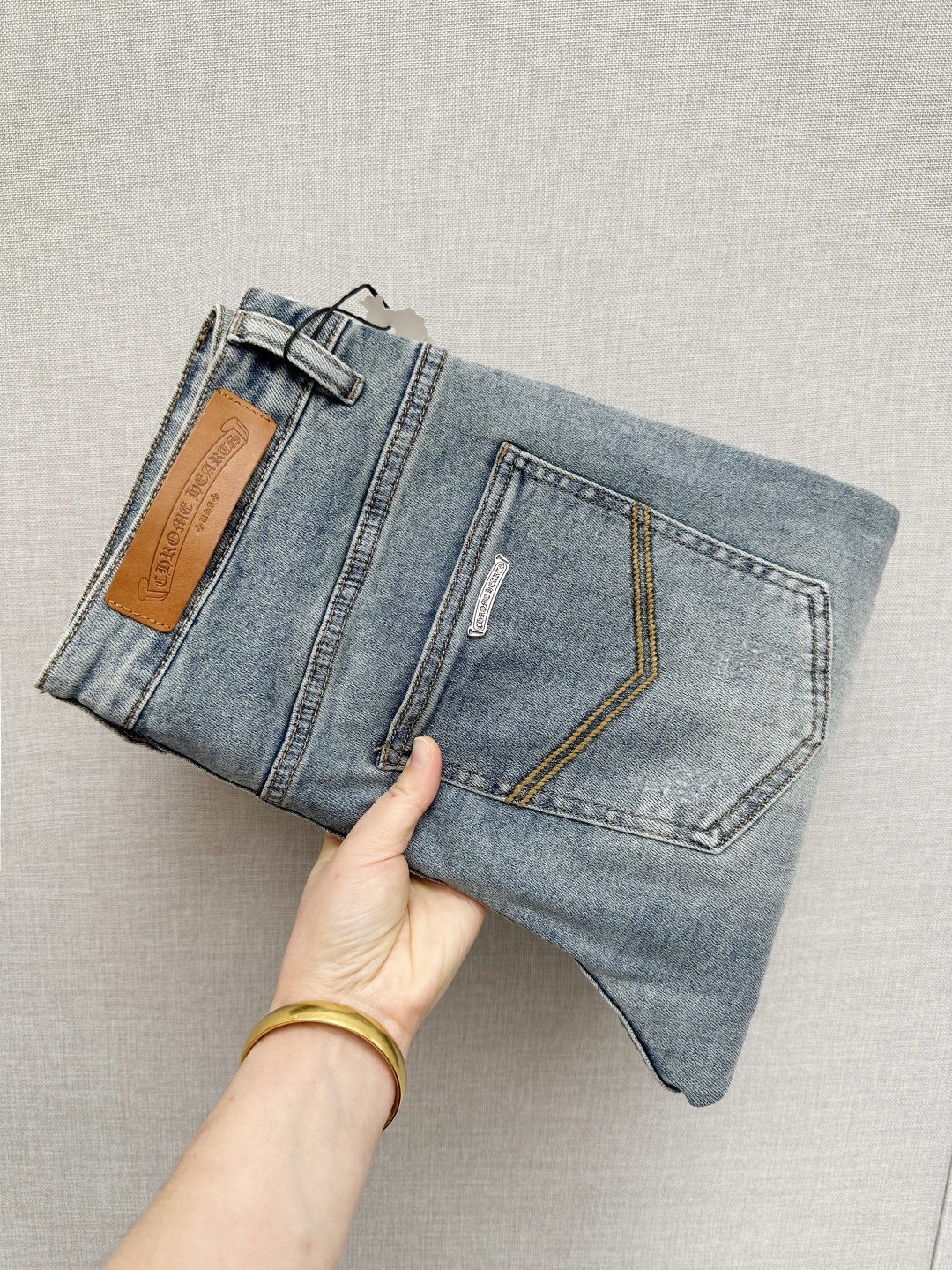 NO:685823,Chrome Hearts official website counters are available at the same time, original goods, super stylish jeans, customized original washed denim fabric, unique design, top-notch printing technology letter pattern logo, original hardware accessories decoration, an extremely outstanding pair of jeans, the materials and craftsmanship are extremely luxurious and exquisite, extremely high-grade, handsome and stylish upper body, recommended, code number 29-38,, chrome hearts, jeans,19860909克罗心 官网专柜同步有售,原单狠货,超级有范儿的一款牛仔裤,定制原版水洗牛仔面料,独特设计,顶级印花工艺字母图案logo,原版五金辅料装饰,极为翘楚的一款牛仔裤,用料与工艺都极致奢华精湛,档次极高,上身帅气有型,推荐,码数29—38,,chrome hearts,jeans,,Men's clothing