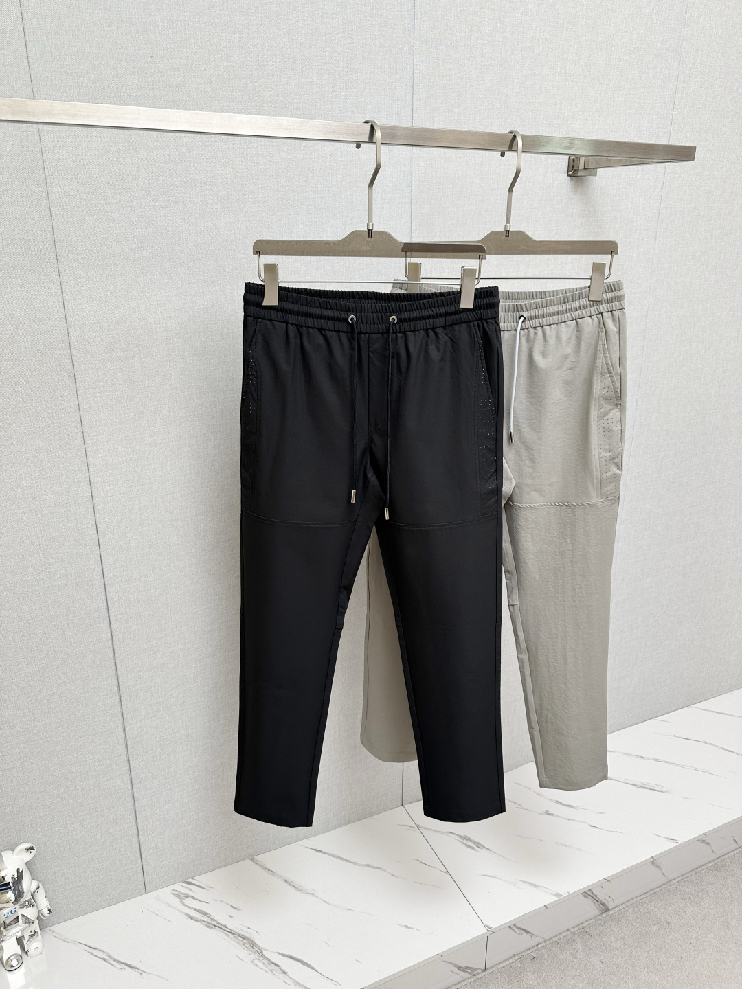 P210 CD 2026ss nuevo pantalón casual, estilo clásico del que nunca te cansarás, logo clásico en el cuerpo, malla láser …