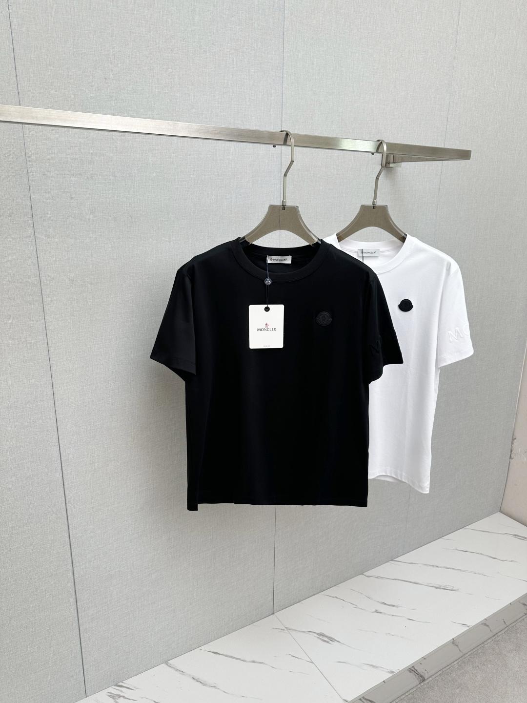 MO 2026ss 春夏新款首发专柜最新款短袖圆领T恤 高端订制 设计前卫时尚！手感柔软.穿着舒适.专柜