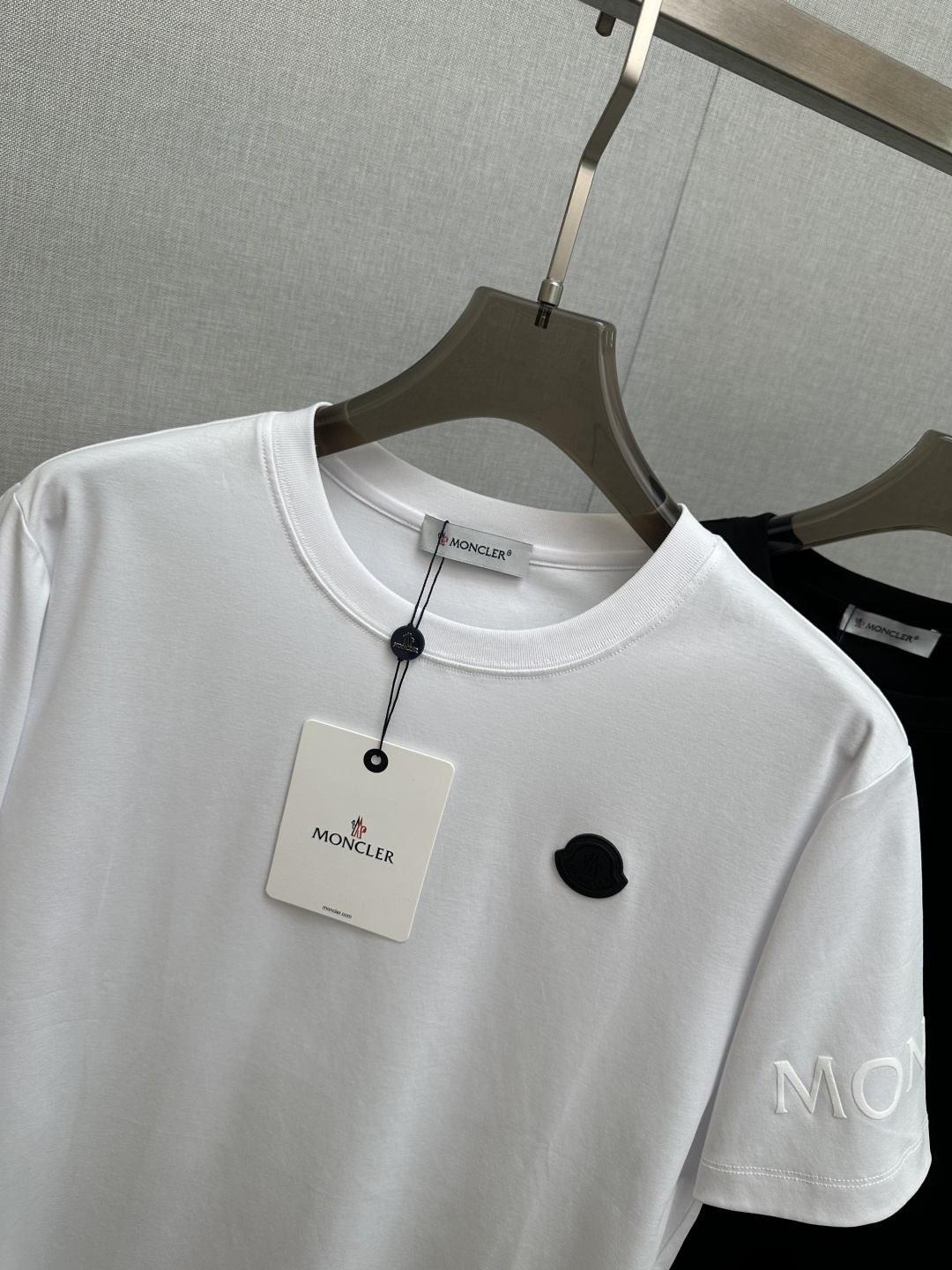 MO 2026ss 春夏新款首发专柜最新款短袖圆领T恤 高端订制 设计前卫时尚！手感柔软.穿着舒适.专柜