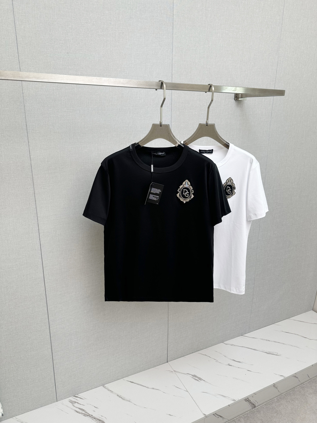 DG 2026ss 春夏新款首发专柜最新款短袖圆领T恤 高端订制 设计前卫时尚！手感柔软.穿着舒适.专柜