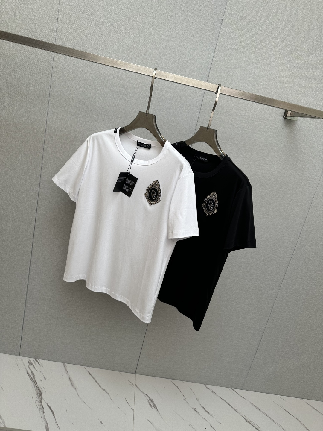 DG 2026ss 春夏新款首发专柜最新款短袖圆领T恤 高端订制 设计前卫时尚！手感柔软.穿着舒适.专柜