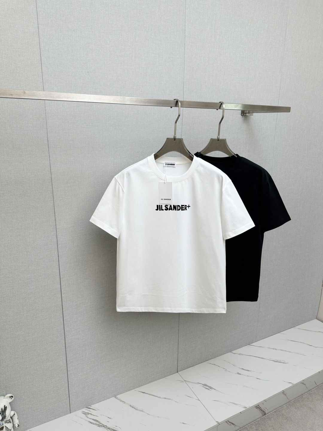 NO:761572,Top quality 2026 new short sleeves!  Original customized fabric, soft to the touch. Top imported private goods, fashionable design and trendy short sleeves, without losing luxury. There is no doubt about the quality. The upper body effect is great, the same style as the luxury official website!  Size M—3XL,,T-shirt,19860909顶级品质 2026新品短袖！原版定制面料,手感柔软.顶级进口私货,时尚设计潮流短袖,不失奢华 品质毋庸置疑 上身效果超赞,奢华官网同款！尺码M—3XL,,T-shirt,,Men's clothing