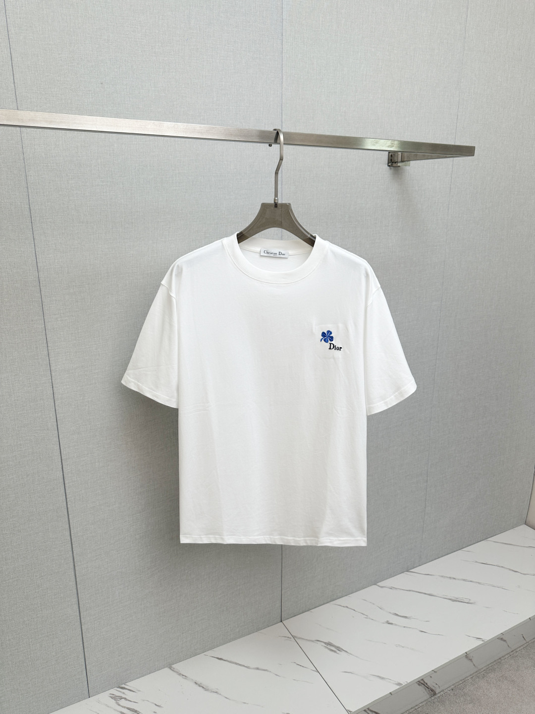 NO:848437,DIOR top quality 2026 new short sleeves!  Original customized fabric, soft to the touch. Top imported private goods, fashionable design and trendy short sleeves, without losing luxury. There is no doubt about the quality. The upper body effect is great, the same style as the luxury official website!  Size XS—2XL, dior, T-shirt,19860909DIOR 顶级品质 2026新品短袖！原版定制面料,手感柔软.顶级进口私货,时尚设计潮流短袖,不失奢华 品质毋庸置疑 上身效果超赞,奢华官网同款！尺码XS—2XL,,dior,T-shirt,,Men's clothing