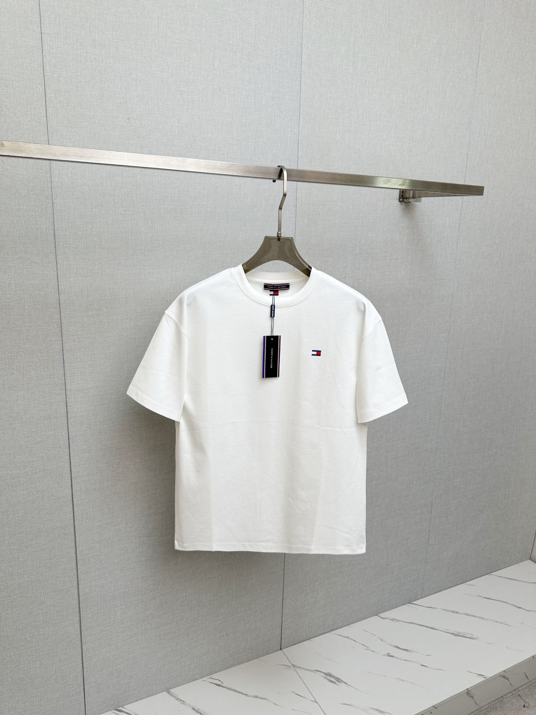 NO:848453,Top quality 2026 new short sleeves!  Original customized fabric, soft to the touch. Top imported private goods, fashionable design and trendy short sleeves, without losing luxury. There is no doubt about the quality. The upper body effect is great, the same style as the luxury official website!  Size M-3XL,,T-shirt,19860909顶级品质 2026新品短袖！原版定制面料,手感柔软.顶级进口私货,时尚设计潮流短袖,不失奢华 品质毋庸置疑 上身效果超赞,奢华官网同款！尺码M-3XL,,T-shirt,,Men's clothing