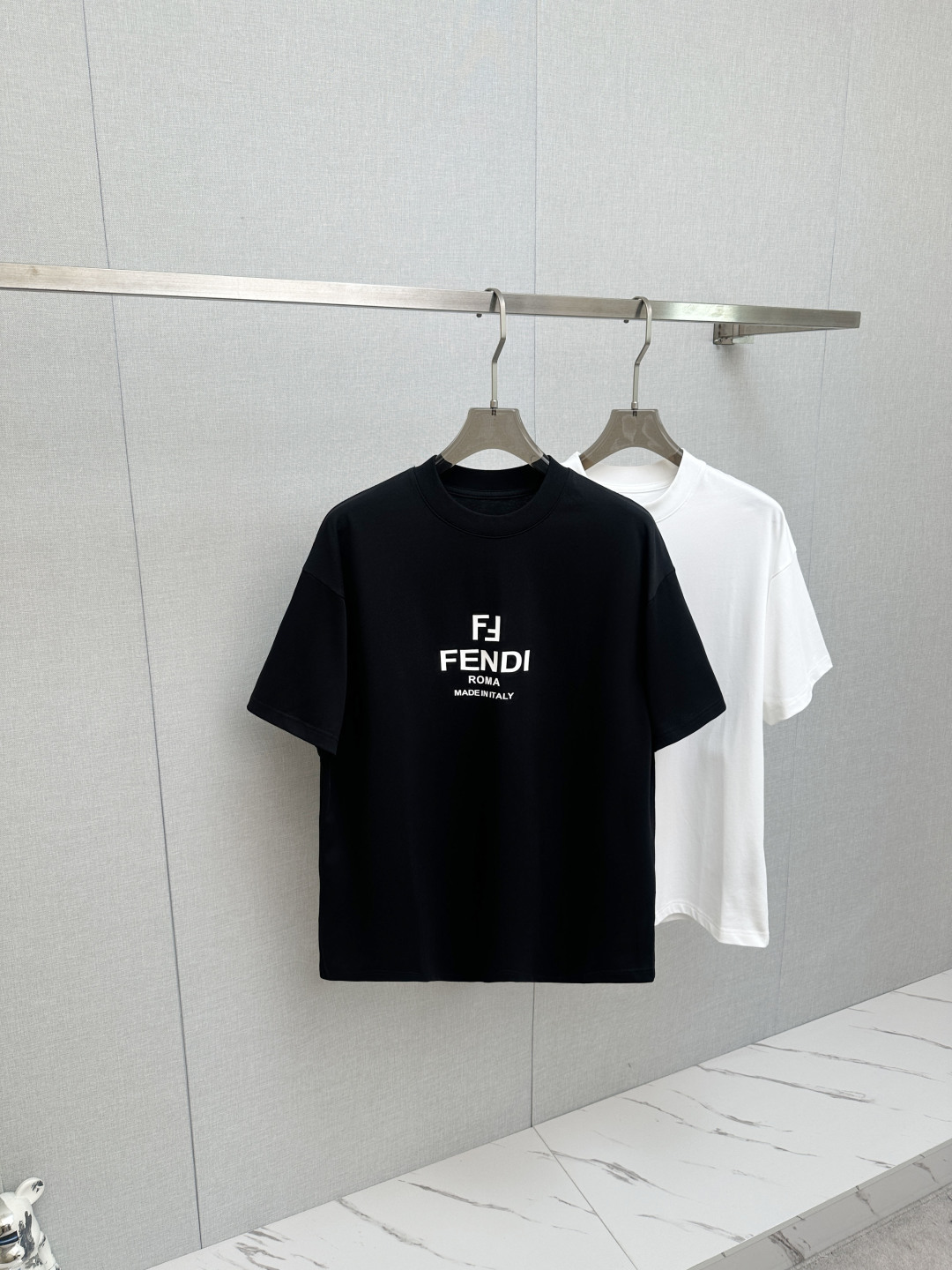 NO:841744,FD top quality 2026 new short sleeves!  Original customized fabric, soft to the touch. Top imported private goods, fashionable design and trendy short sleeves, without losing luxury. There is no doubt about the quality. The upper body effect is great, the same style as the luxury official website!  Size M—3XL,,T-shirt,19860909FD 顶级品质 2026新品短袖！原版定制面料,手感柔软.顶级进口私货,时尚设计潮流短袖,不失奢华 品质毋庸置疑 上身效果超赞,奢华官网同款！尺码M—3XL,,T-shirt,,Men's clothing