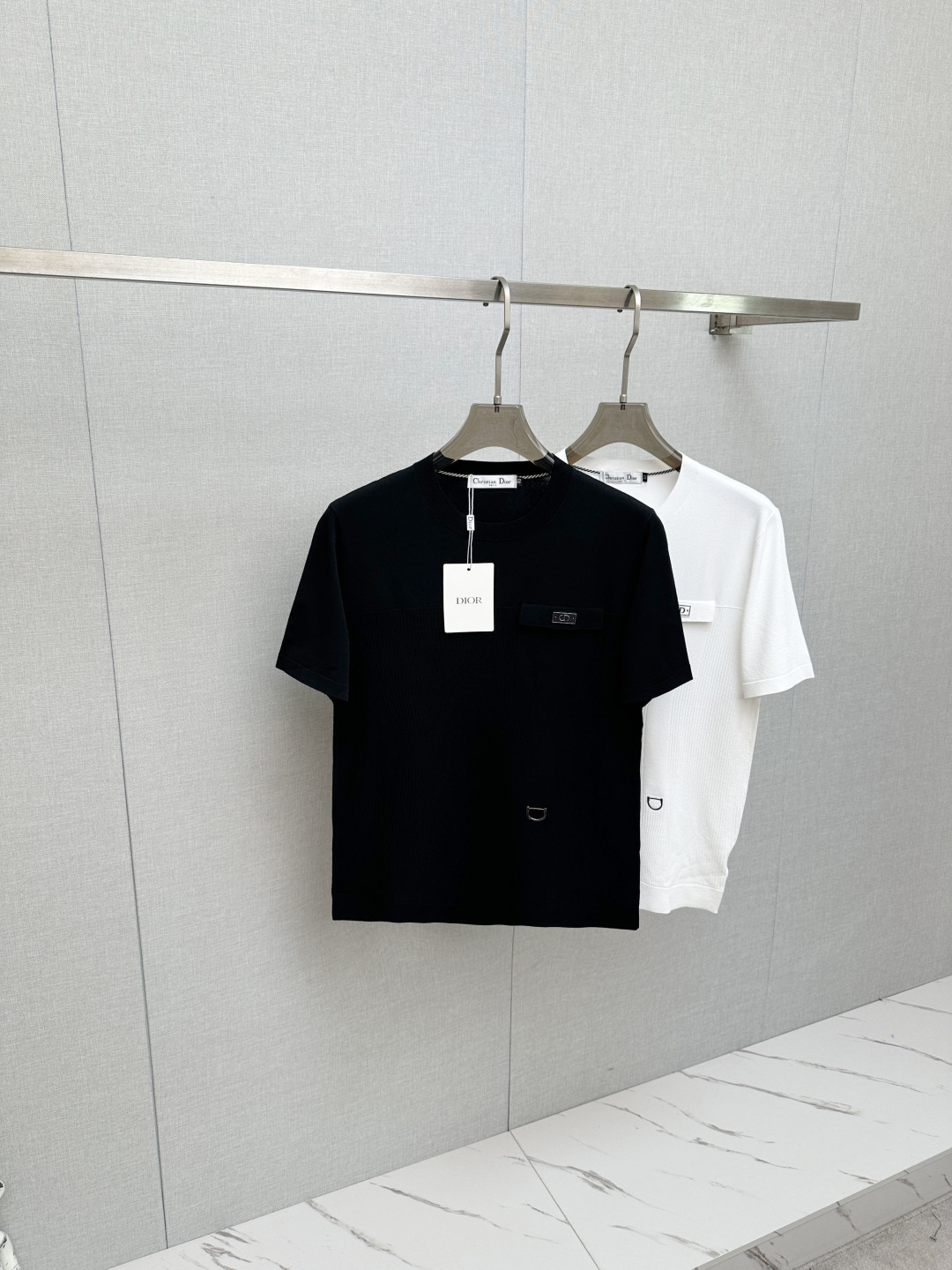 NO:846837,H Home Top Quality 2026 New Polo Short Sleeves!  Original customized fabric, soft to the touch. Top imported private goods, fashionable design and trendy short sleeves, without losing luxury. There is no doubt about the quality. The upper body effect is great, the same style as the luxury official website!  Size M—3XL,,T-shirt,19860909H家 顶级品质 2026新品polo短袖！原版定制面料,手感柔软.顶级进口私货,时尚设计潮流短袖,不失奢华 品质毋庸置疑 上身效果超赞,奢华官网同款！尺码M—3XL,,T-shirt,,Men's clothing
