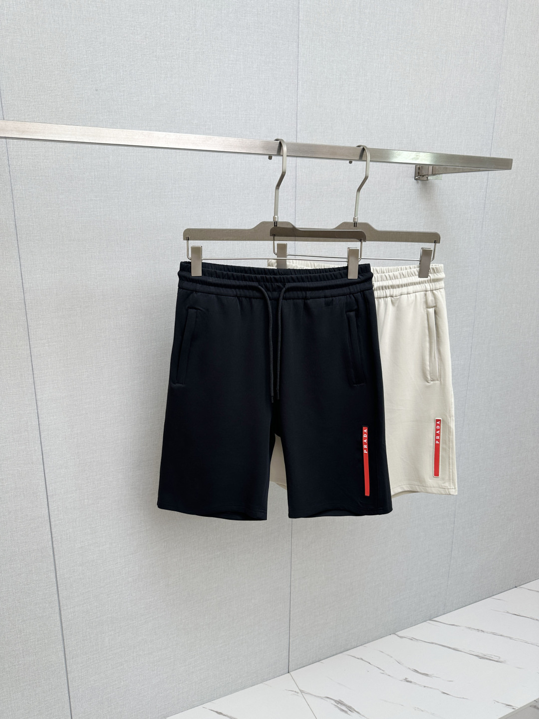 P210 PRADA pantalones cortos populares 2026ss nuevos pantalones cortos casuales para hombres, ¡versión de alta gama! Lo…