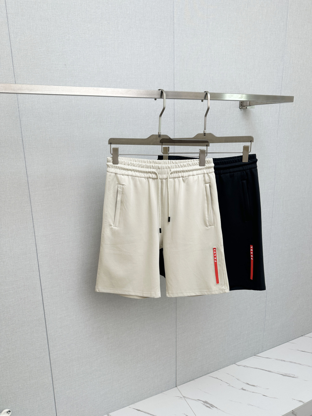 P210 PRADA pantalones cortos populares 2026ss nuevos pantalones cortos casuales para hombres, ¡versión de alta gama! Lo…