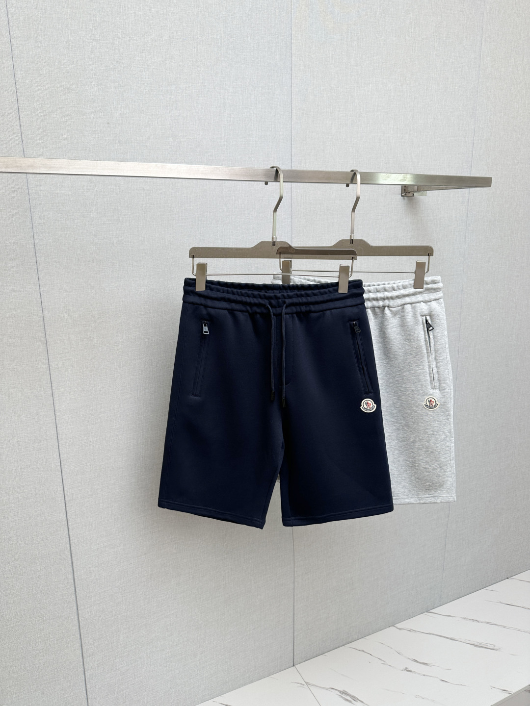 P210 MO Moncler Pantalones cortos de moda nueva temporada 2026ss para hombre, versión de alta gama. Tejido personalizad…