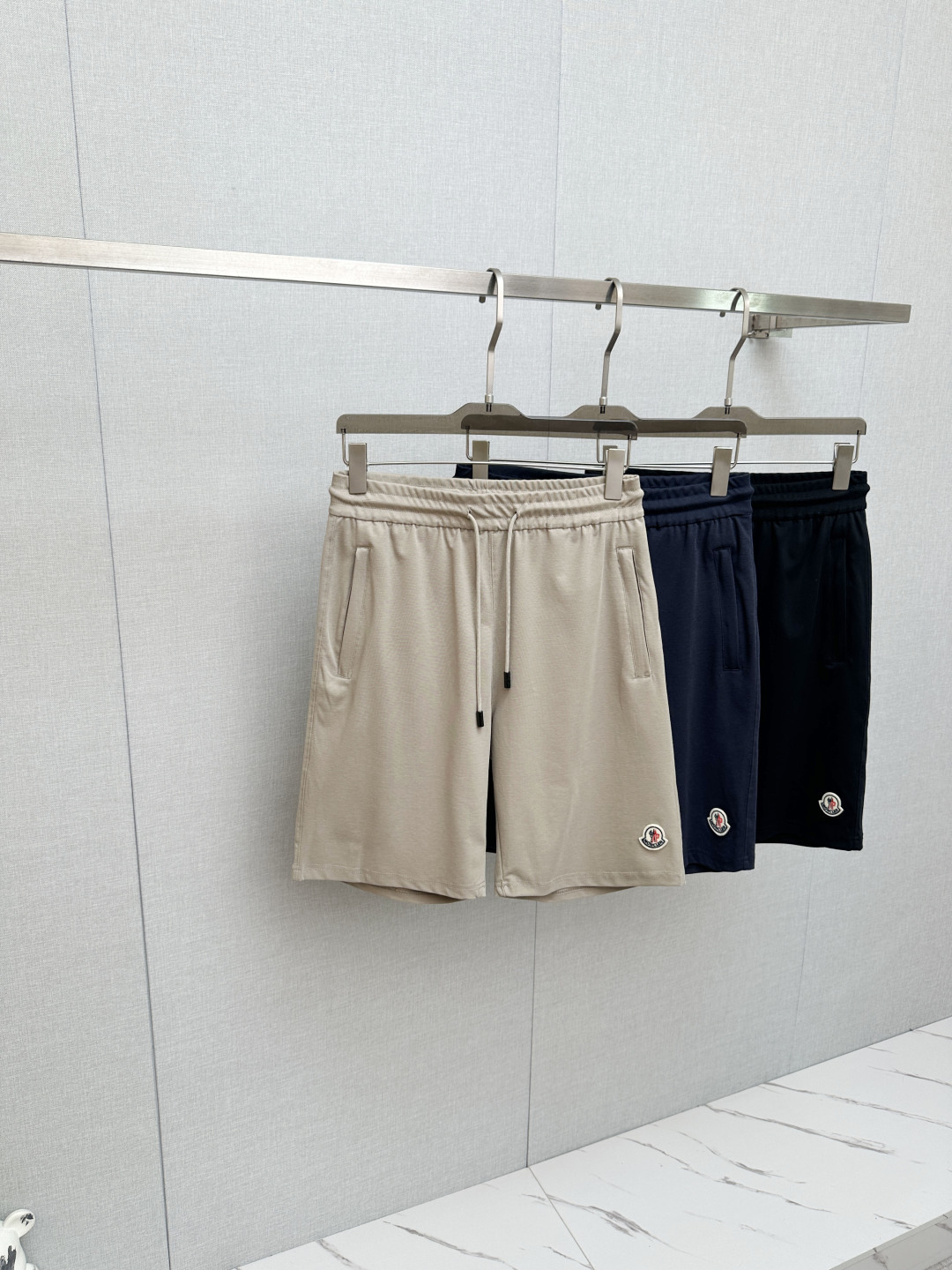 P210 MO Moncler Pantalones cortos de moda nueva temporada 2026ss para hombre, versión de alta gama. Tejido personalizad…