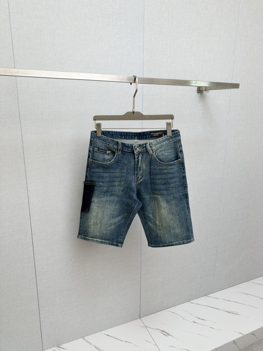 P190 Disponible en la tienda oficial y en el mostrador, producto original de alta calidad, unos pantalones cortos vaque…