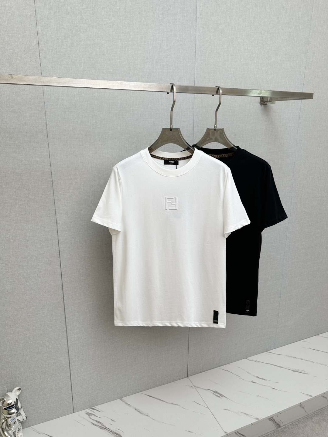 NO:841766,FD top quality 2026 new short sleeves!  Original customized fabric, soft to the touch. Top imported private goods, fashionable design and trendy short sleeves, without losing luxury. There is no doubt about the quality. The upper body effect is great, the same style as the luxury official website!  Size M—3XL,,T-shirt,19860909FD 顶级品质 2026新品短袖！原版定制面料,手感柔软.顶级进口私货,时尚设计潮流短袖,不失奢华 品质毋庸置疑 上身效果超赞,奢华官网同款！尺码 M—3XL,,T-shirt,,Men's clothing