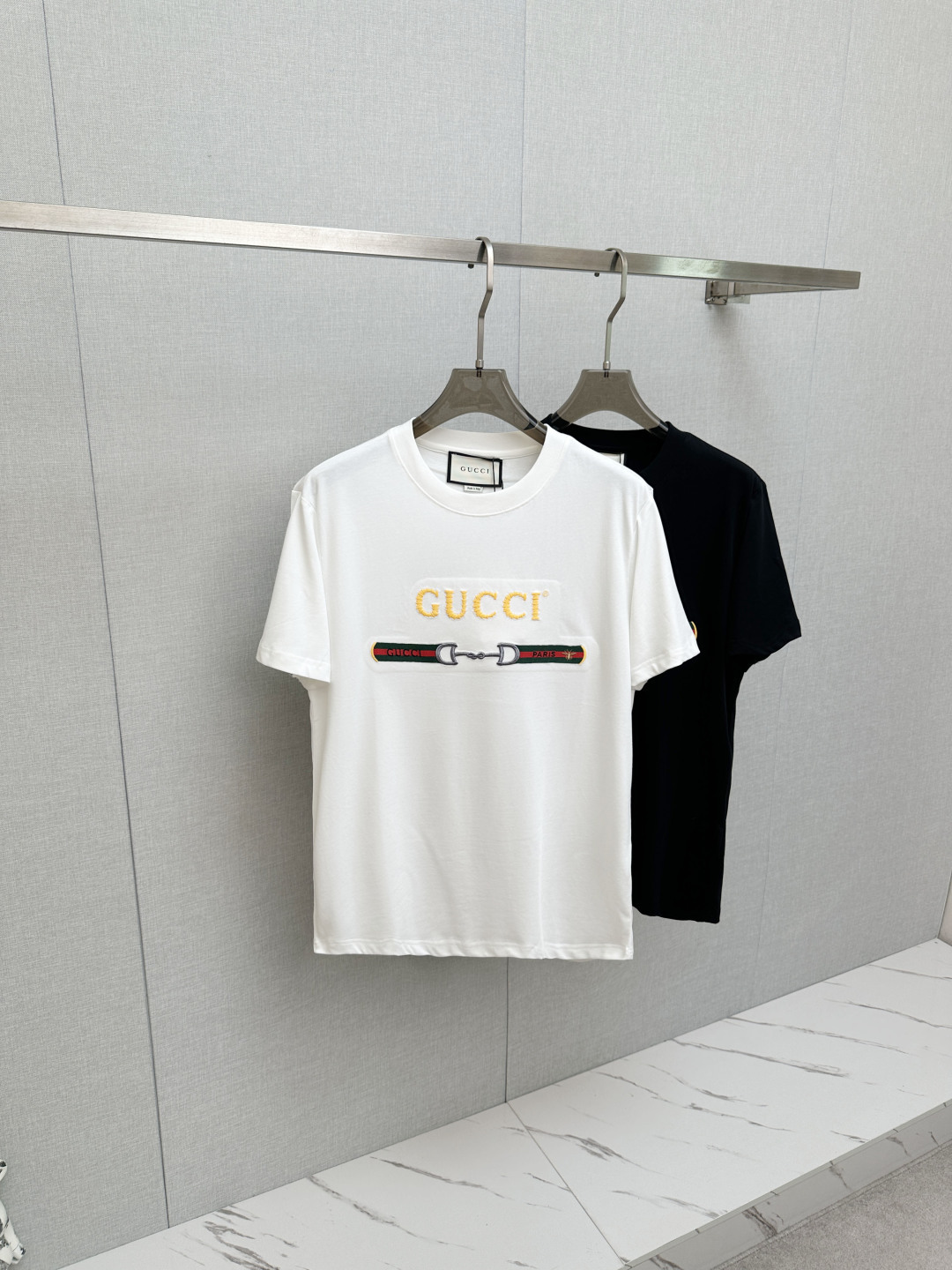 NO:841783,GUCCI top quality 2026 new short sleeves!  Original customized fabric, soft to the touch. Top imported private goods, fashionable design and trendy short sleeves, without losing luxury. There is no doubt about the quality. The upper body effect is great, the same style as the luxury official website!  Size M—3XL,,gucci,T-shirt,19860909GUCCI 顶级品质 2026新品短袖！原版定制面料,手感柔软.顶级进口私货,时尚设计潮流短袖,不失奢华 品质毋庸置疑 上身效果超赞,奢华官网同款！尺码 M—3XL,,gucci,T-shirt,,Men's clothing