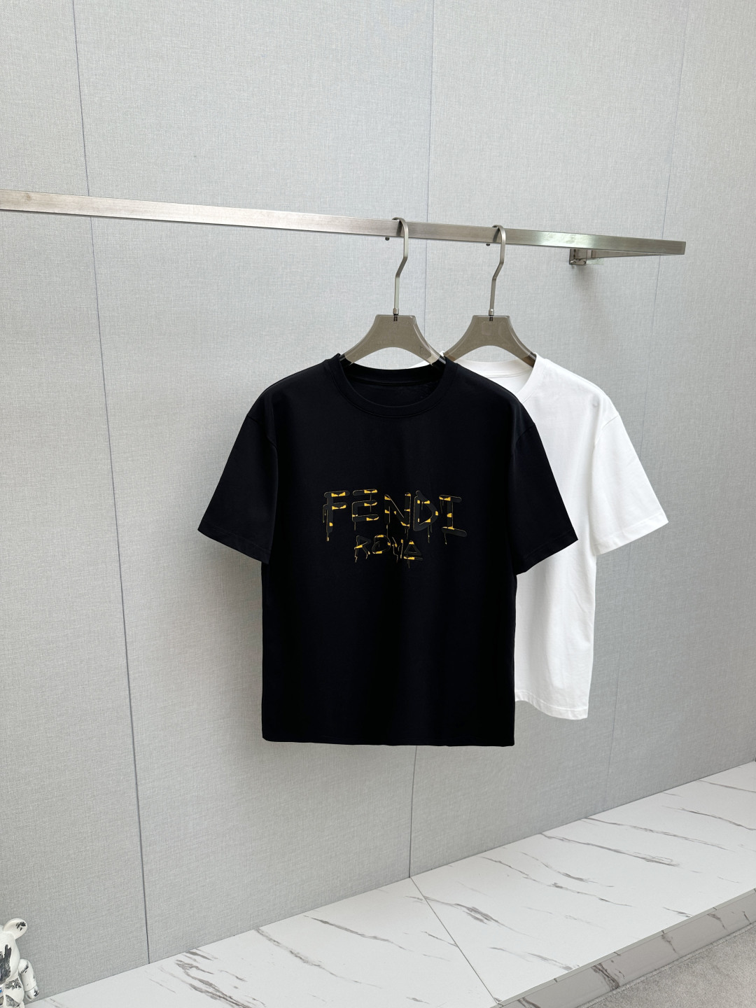P210 2026 ¡nueva camiseta de manga corta! ¡Mismo estilo para hombres y mujeres! ¡Camiseta de manga corta moderna e info…