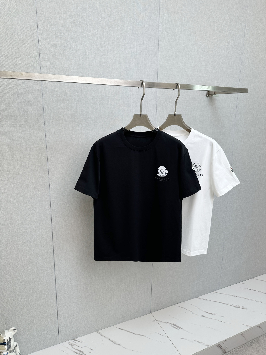 P210 2026 ¡nueva camiseta de manga corta! ¡Mismo estilo para hombres y mujeres! ¡Camiseta de manga corta mode…