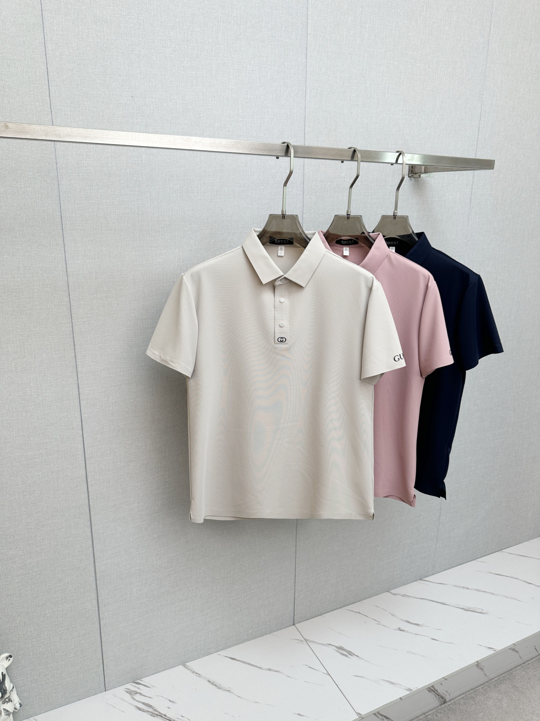 P200 GUCCI Nuevo lanzamiento primavera-verano 2026, polo de manga corta con cuello, fresco y transpirable. Pedido de al…