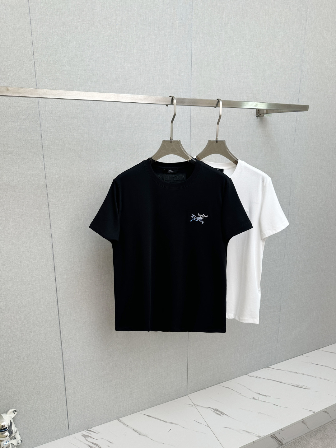 P170 2026ss primavera/verano, la versión más alta, nuevo modelo, primera edición en tienda, camiseta de cuell…