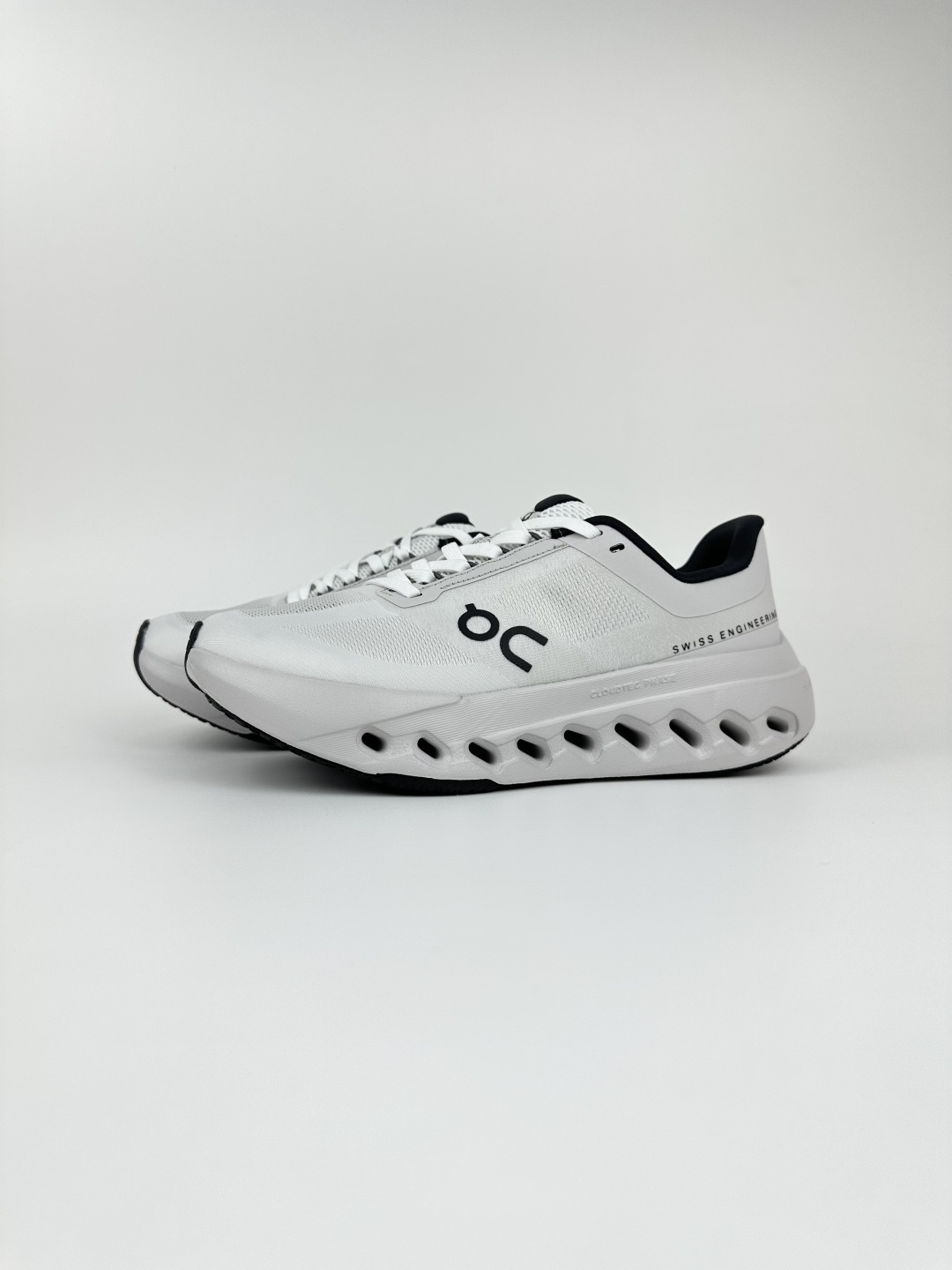 NO:408667,Spot New Colors Exclusive New Products Company-level High Quality On Ao Cloudsurfer Next New Synchronous Official Website All-match non-slip, wear-resistant casual and lightweight cushioned running shoes Original development Counter zero distance Lightweight and comfortable, I can't bear to take it off when I wear it. That's it. Size: 36 37 38 39 40 41 42 43 44 45, Casual shoes/sports shoes, sneakers19860909现货 新配色 独家新品 公司级高品质 On昂跑 Cloudsurfer Next 新款同步官网 百搭防滑耐磨休闲轻便 缓震跑步鞋 原版开发 专柜零距离 轻巧舒适性强 穿上不舍得脱 就是这样嗨. 尺码Size:36 37 38 39 40 41 42 43 44 45,休闲鞋/运动鞋,sneakers,Women's Shoes