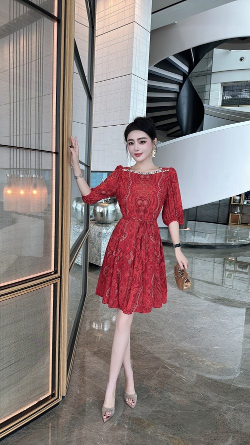 Elegant Women's Summer Floral Print Dress With Lantern Sleeves 1 Elegant Women's Summer Floral Print Dress With Lantern Sleeves