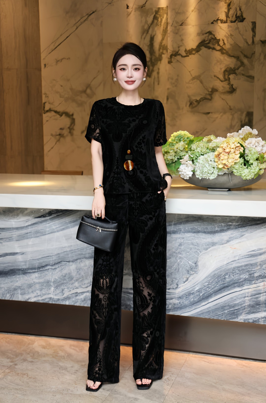 High-End Women’s Clothing 2025: Black/Yellow Velvet Fashion in S~XL Sizes - 图片 1