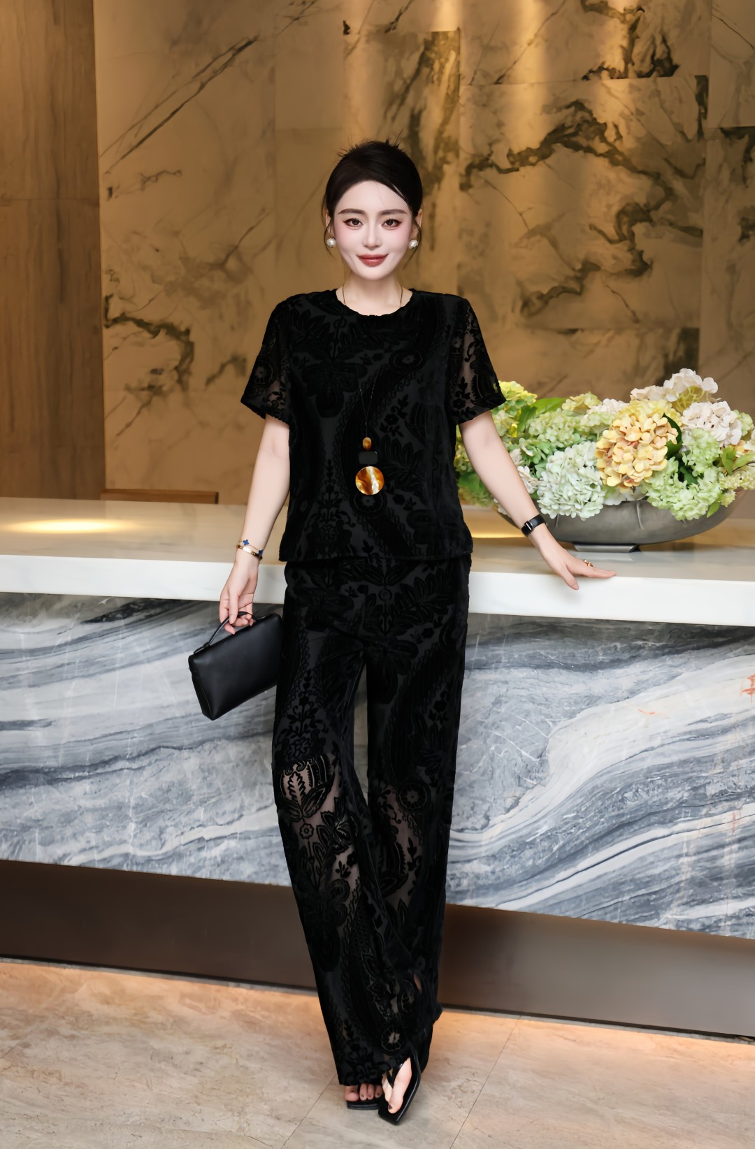 High-End Women’s Clothing 2025: Black/Yellow Velvet Fashion in S~XL Sizes - 图片 2