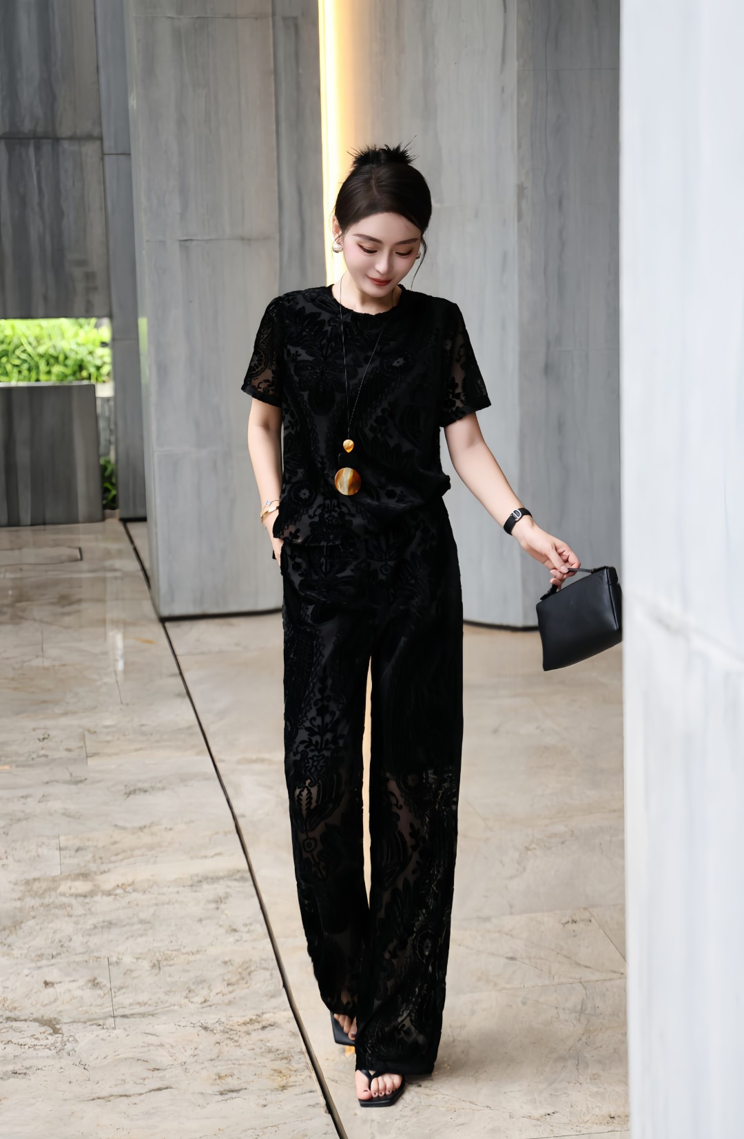 High-End Women’s Clothing 2025: Black/Yellow Velvet Fashion in S~XL Sizes - 图片 3