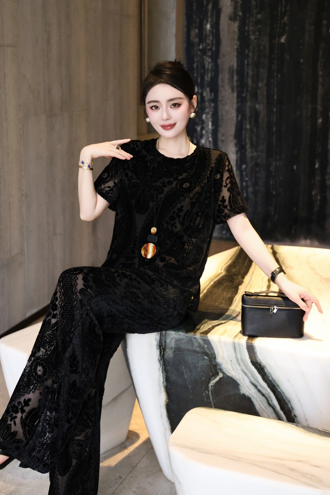 High-End Women’s Clothing 2025: Black/Yellow Velvet Fashion in S~XL Sizes - 图片 5