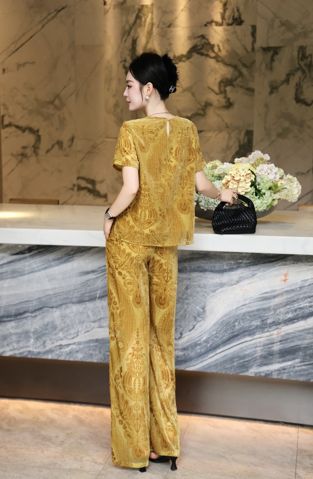 2025 Fashion Women’s Clothing: High-End Quality Black/Yellow Velvet Suit in S~XL Sizes - 图片 6