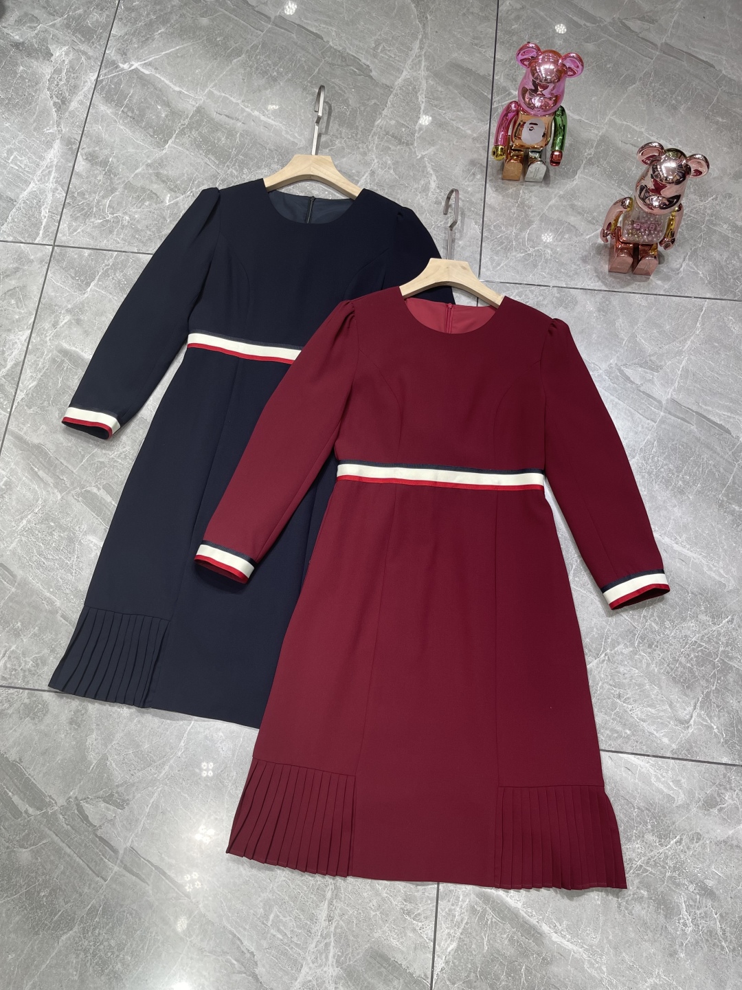 2025 New Fashion Women’s Clothes: G’s Blue/Dinish Red, High-Quality, Circa Collar, Short Design - 图片 9