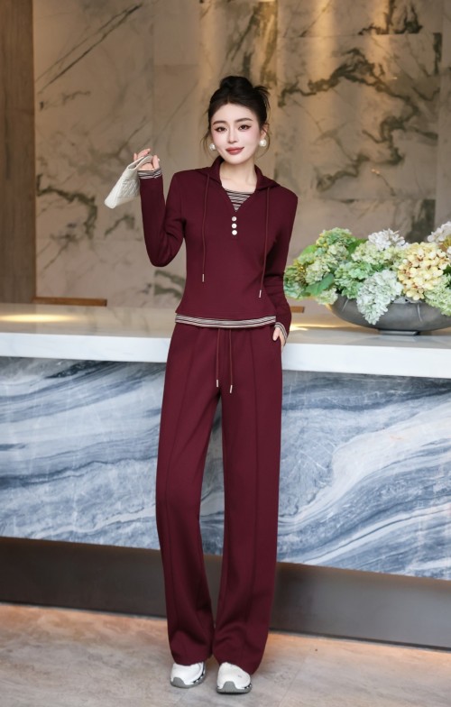 Women's Two-Piece Hooded Tracksuit Set - Stylish Loungewear with Wide Leg Pants 1 Women's Two-Piece Hooded Tracksuit Set - Stylish Loungewear with Wide Leg Pants