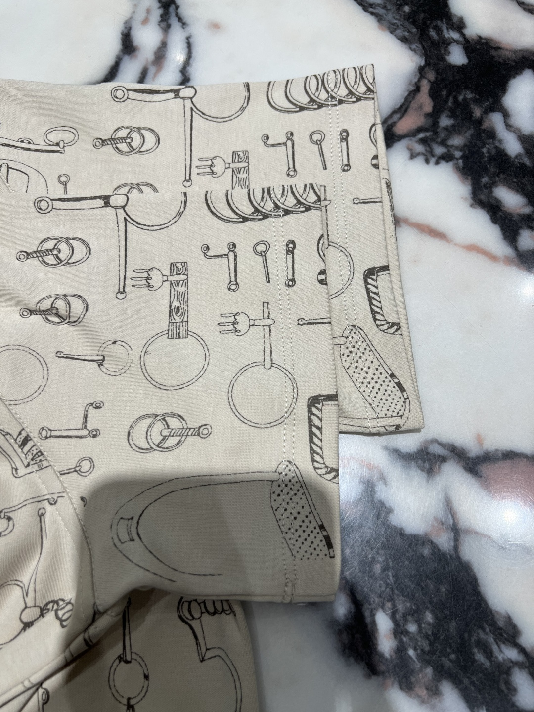 에르메스 Cahier du Colporteur 쇼트 슬리브 스웨터 이미지 7