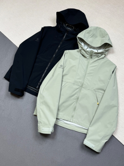 Kailas Softshell Outdoor Jacket In Pine Green & Black - Windproof, Lightweight 1 Kailas Softshell Outdoor Jacket In Pine Green & Black - Windproof, Lightweight