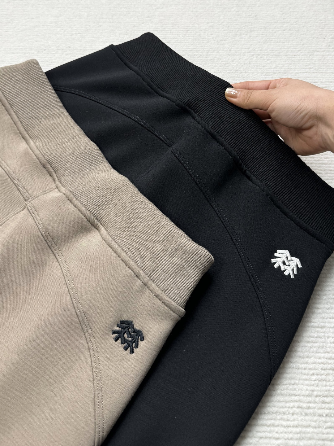 华伦天奴 Valentino 高定典藏名品高定奢养美妆护肤品口红粉底 #69F3CA0B 6