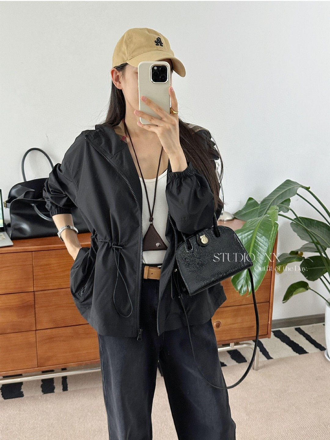 BURBERRY nylon windbreaker, lightweight hooded jacket with zipper and mesh panels. Two colors, sizes S-XXL. Ready to ship.-Big cat