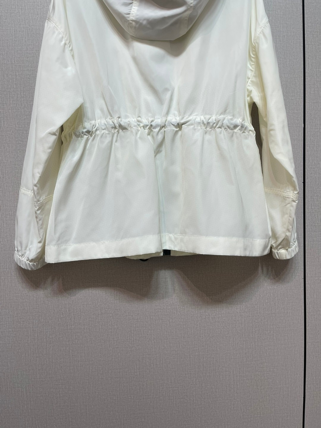 Original Burberry nylon windbreaker with hood, breathable mesh, versatile design. Two colors, sizes S-XXL.-Big cat