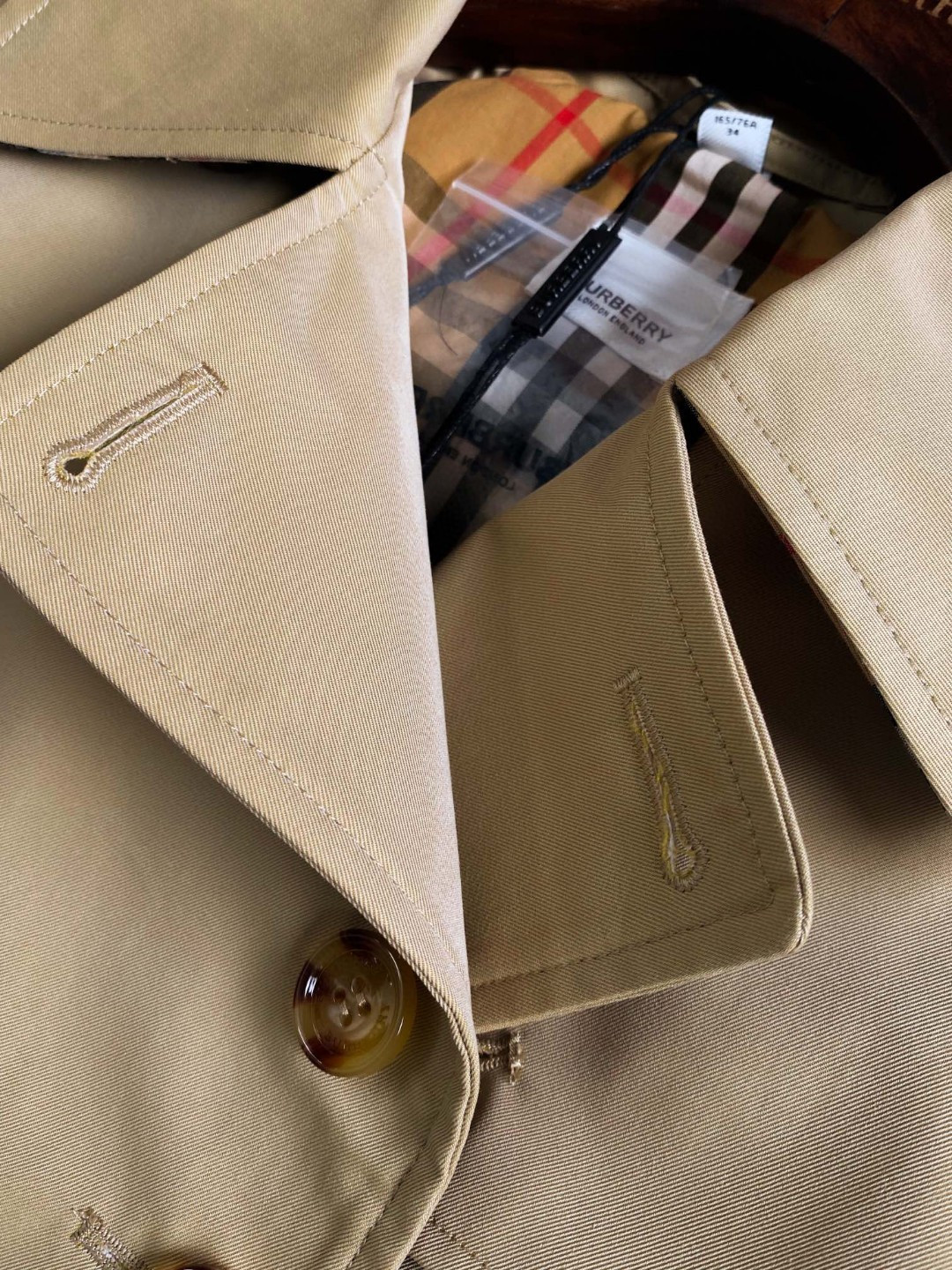 Top BUR short trench coat, York gabardine, waterproof, horn buttons. Classic, versatile, all sizes available. Limited stock.-Big cat