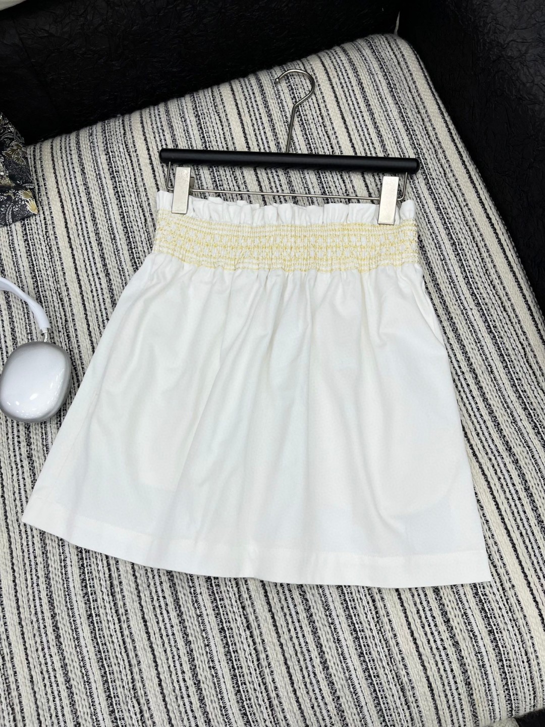Elegant Pleated Skirt - Timeless Style, Comfortable Fit, and Versatile Fashion 8 cmp a1746114935652 7342
