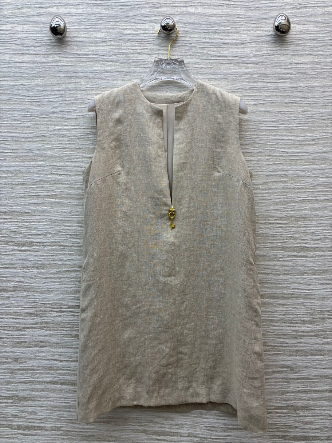Elegant Linen Sleeveless Dress with Gold Key Detail - Classic Chic 10 cmp a1747670231845 1810