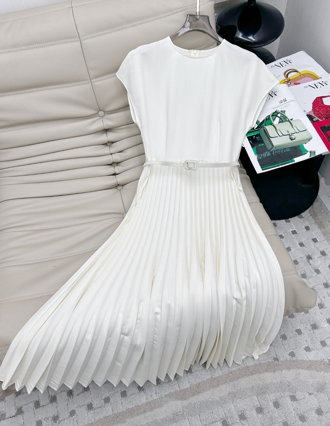 Elegant Sleeveless Pleated Dress - Flattering A-Line Design, Versatile Style 10 cmp a1748184884768 5884