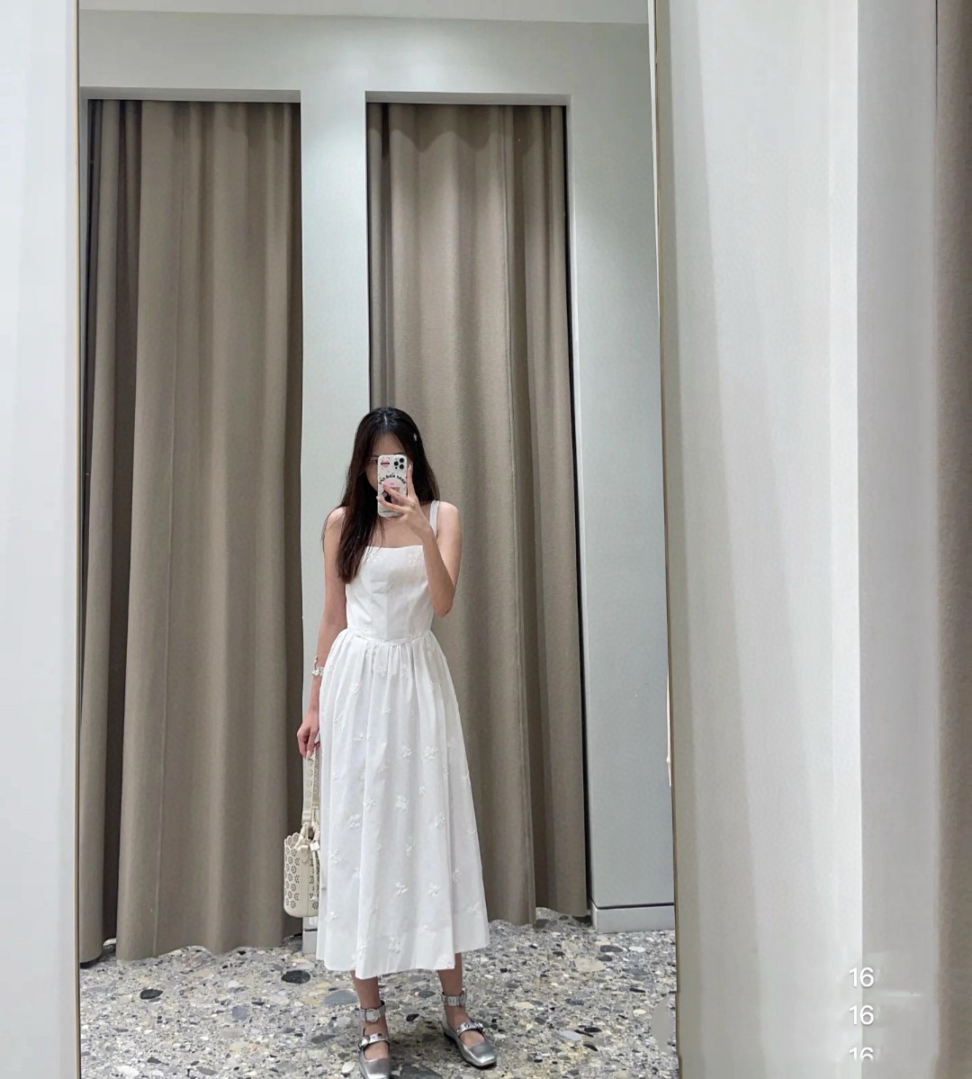 Elegant White U-Neck Sleeveless Maxi Dress with Sequin Embroidery - S, M, L 10 cmp a1748618488731 6403