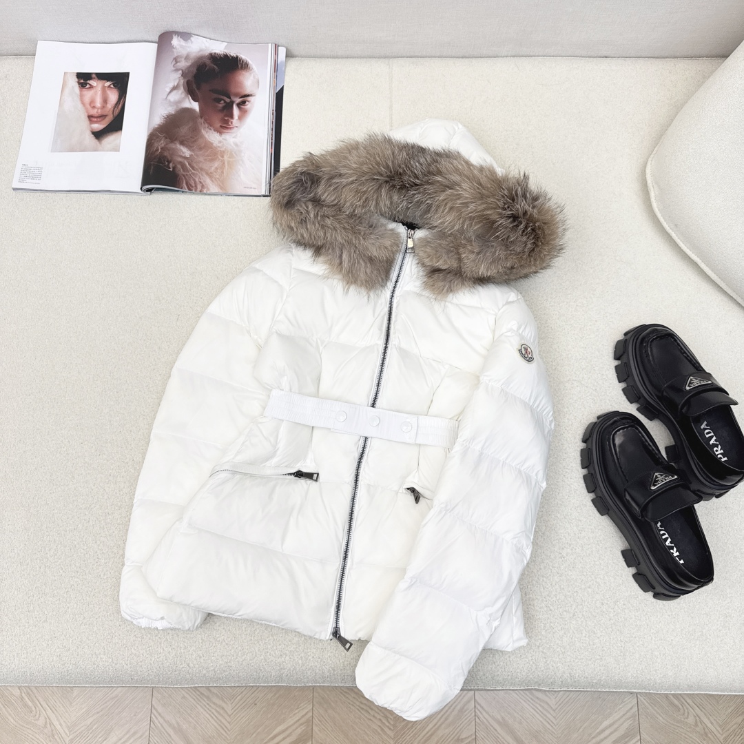 MC Short Hooded Goose Down Puffer Jacket with Fur Collar 8 cmp a1757171782110 8884