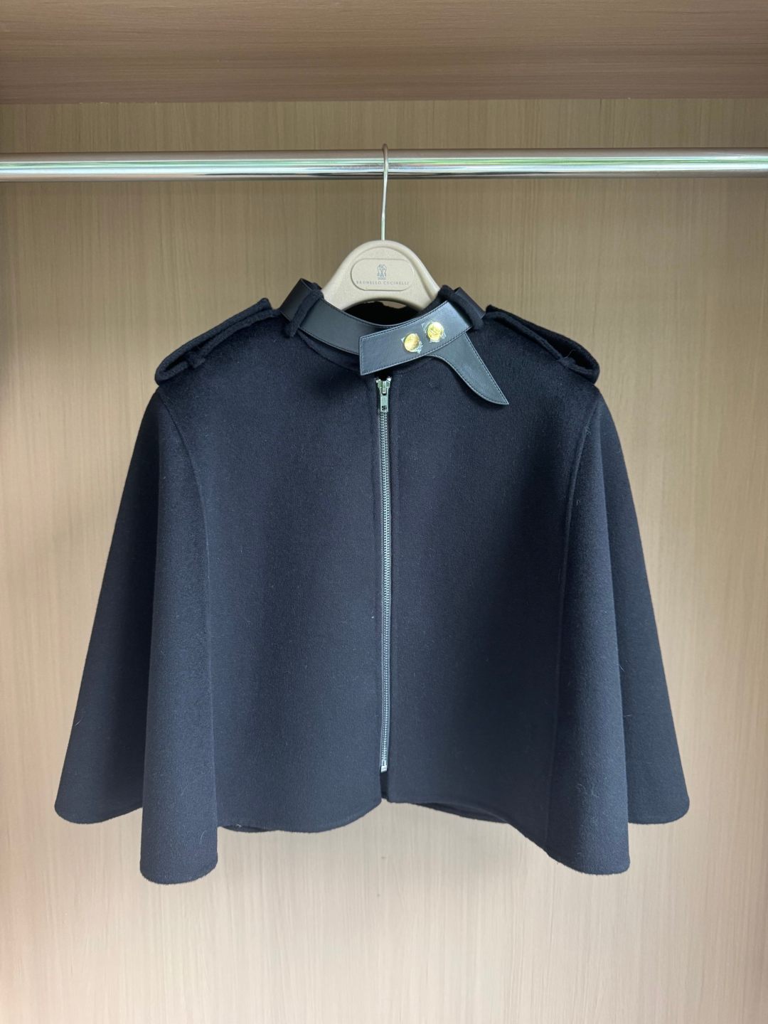 Louis Vuitton 2025 Wool-Cashmere Cape with Leather Collar - Elegant & Chic 9 cmp a1757431207979 8627