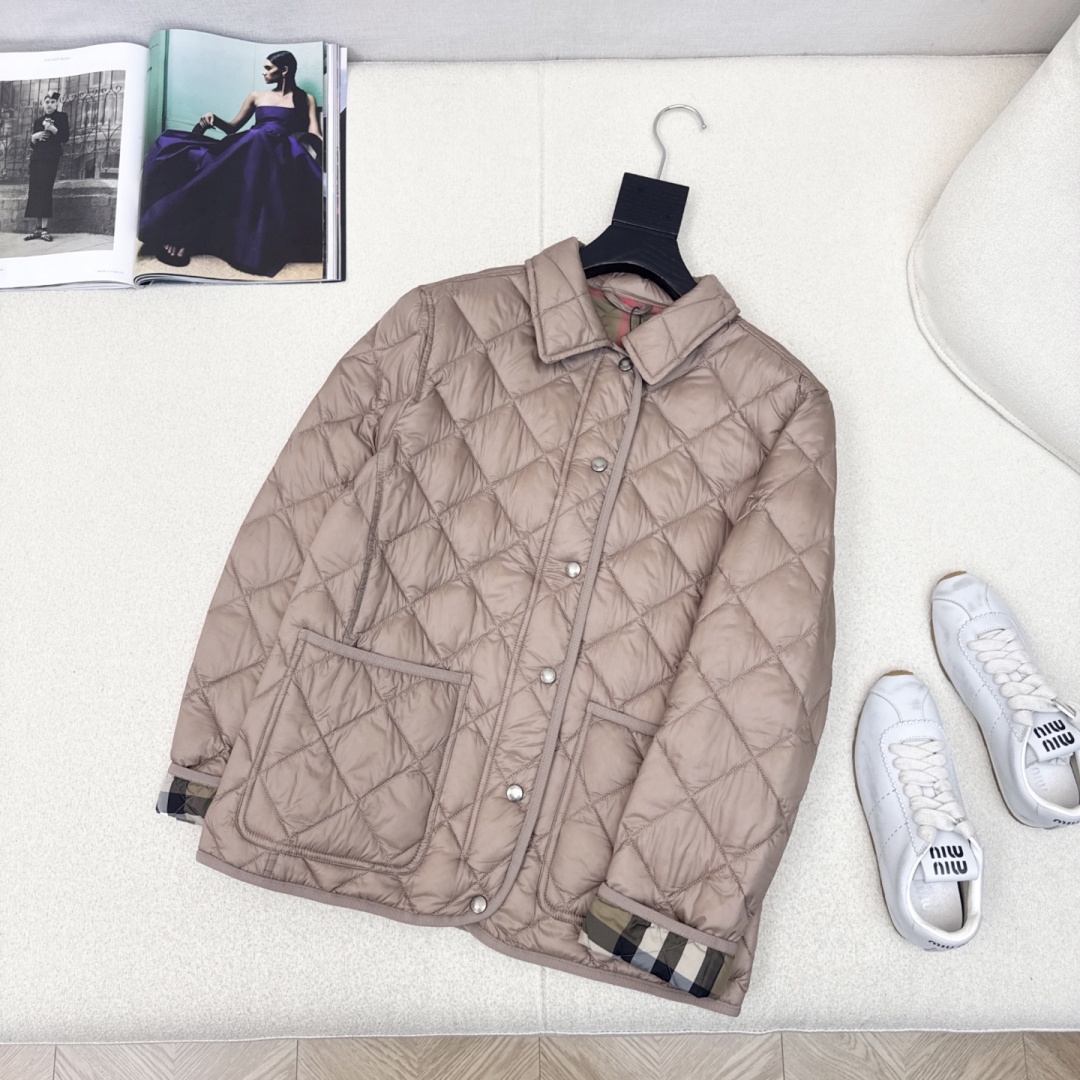 Burberry Quilted Down Puffer Jacket: Vintage-Inspired, Lightweight & Warm 9 cmp a1757864557998 8442